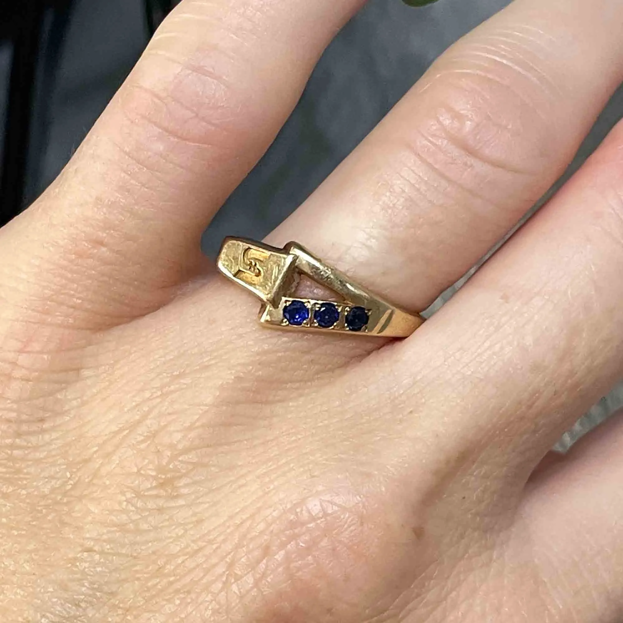 14K Gold Blue Sapphire S Monogram Band Ring Sz 8