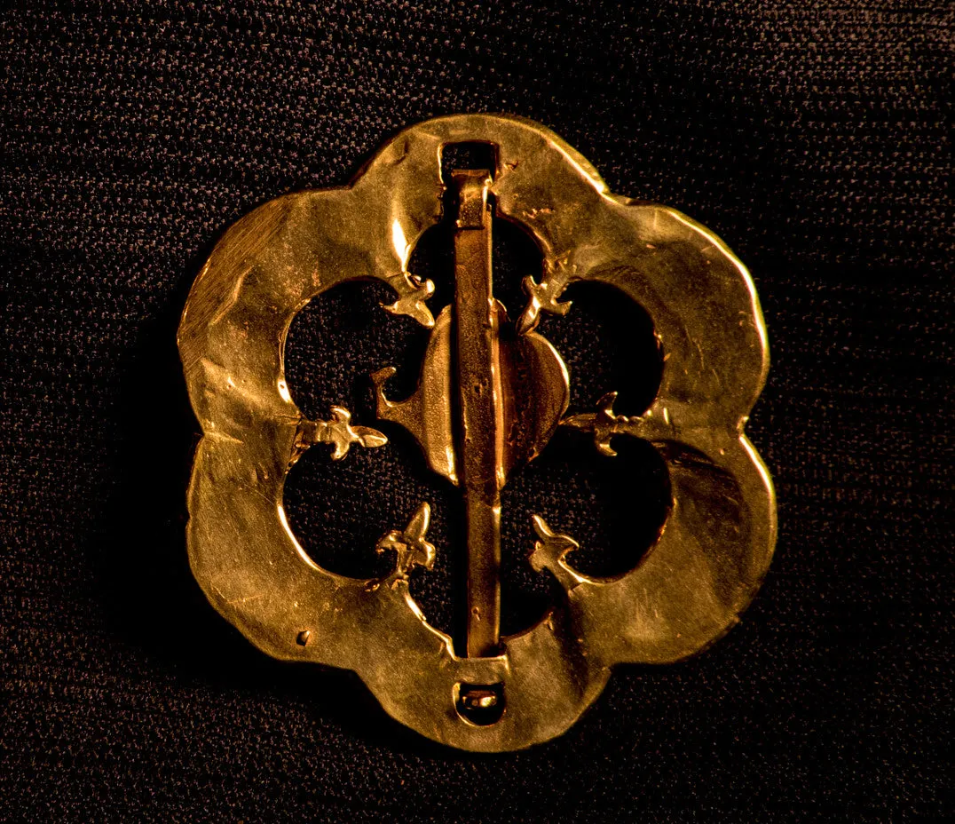 16th Century Round Brooch with fleur-de-lis - Y-32