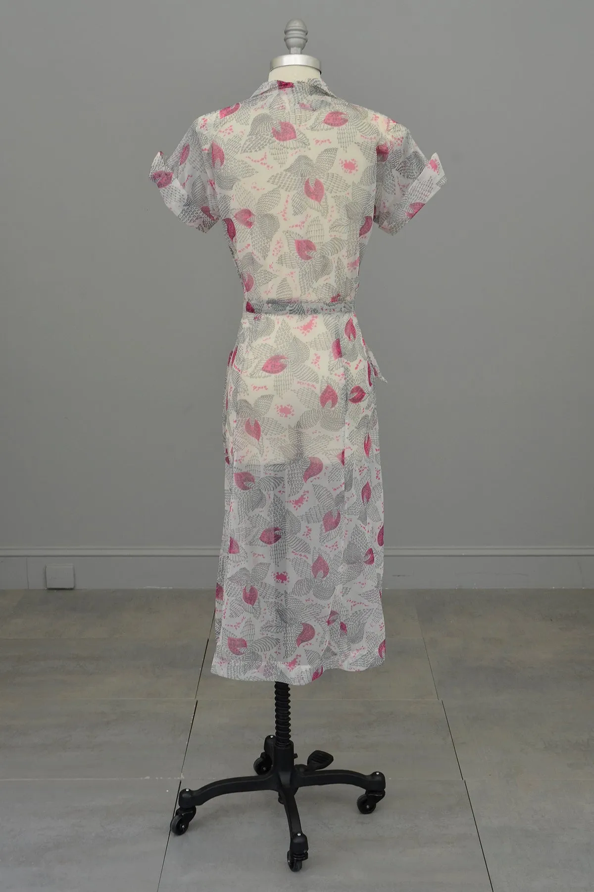 1940s Hot Pink Retro Novelty Print Dress w Pockets   Double Collar