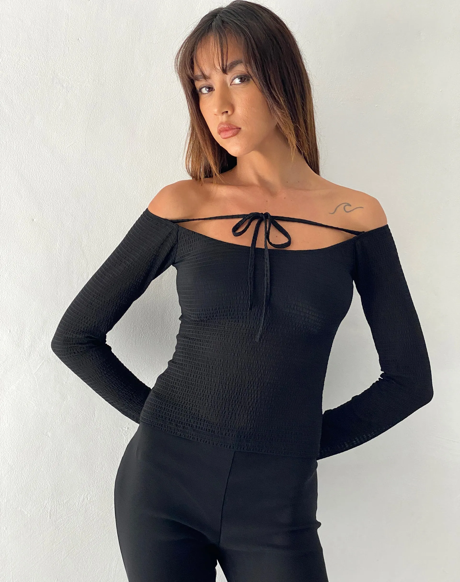 Alondra Long Sleeve Tie Front Top in Textured Black