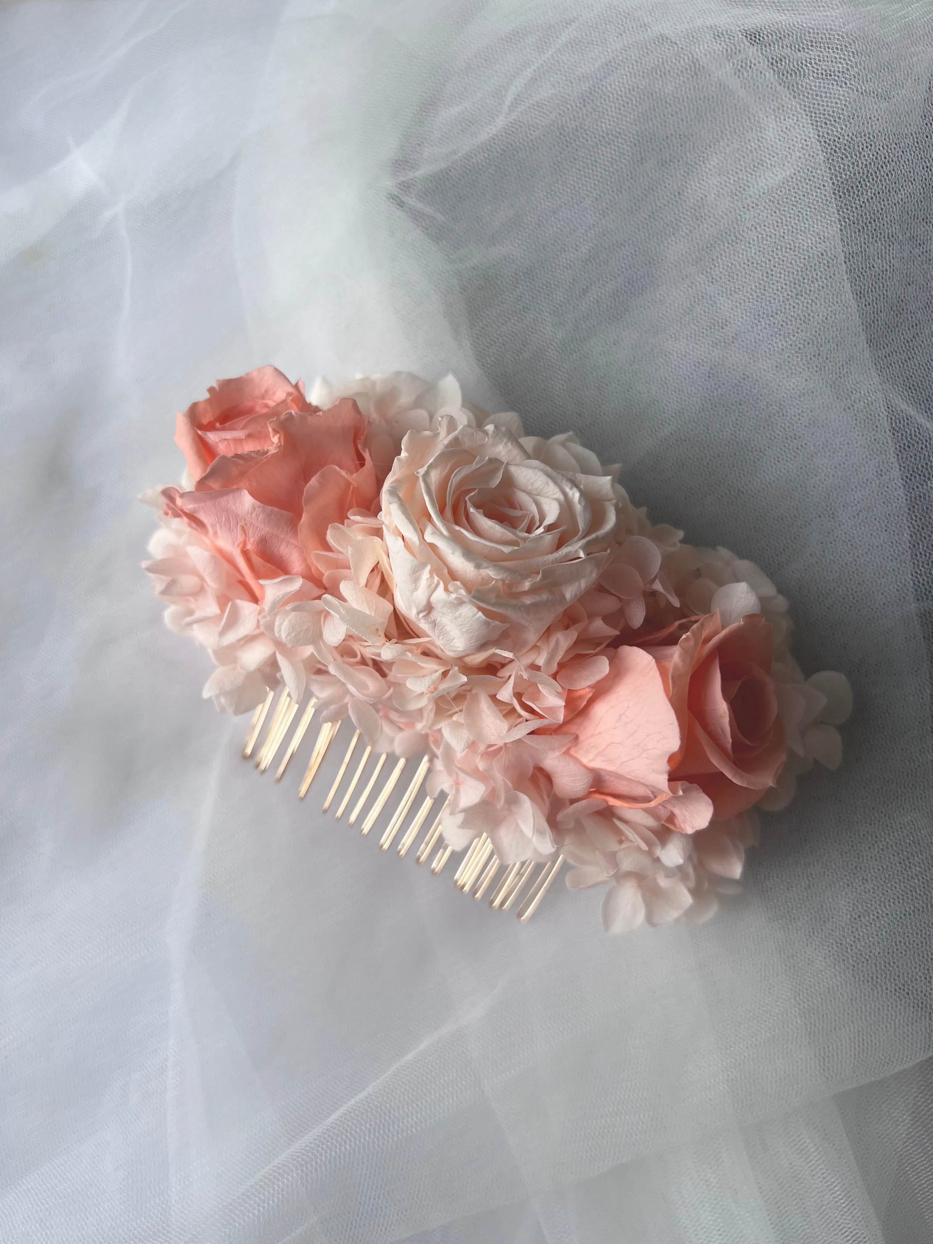 Bridal Rose Wedding Floral Hair Accessories Soft Pastel Peach, Dried Flower Hair Comb for Brides, Large Floral Hair Piece, Wedding Headpiece