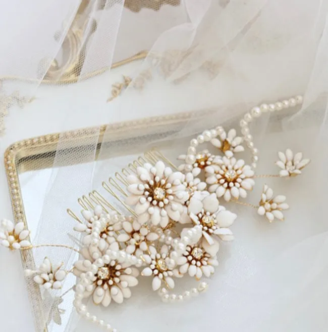 C217 daisy hair comb for white bride