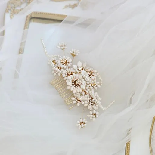 C217 daisy hair comb for white bride