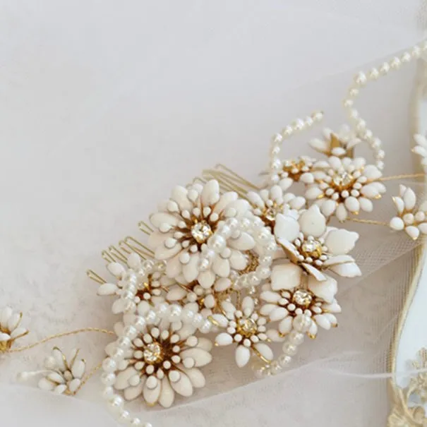 C217 daisy hair comb for white bride