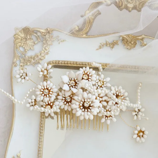 C217 daisy hair comb for white bride