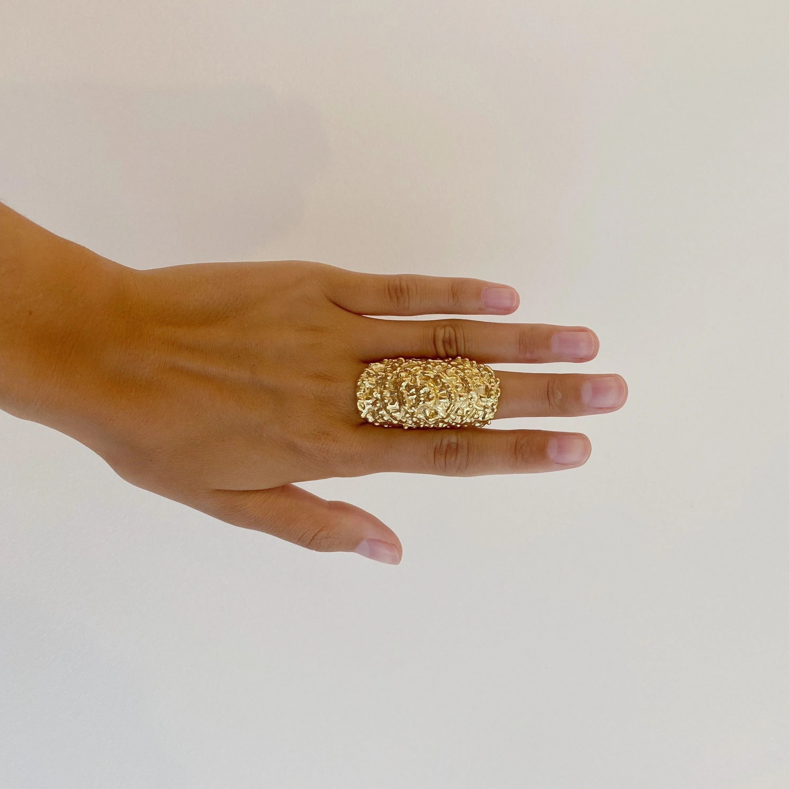 CAITLAN CARVED RING - GOLD