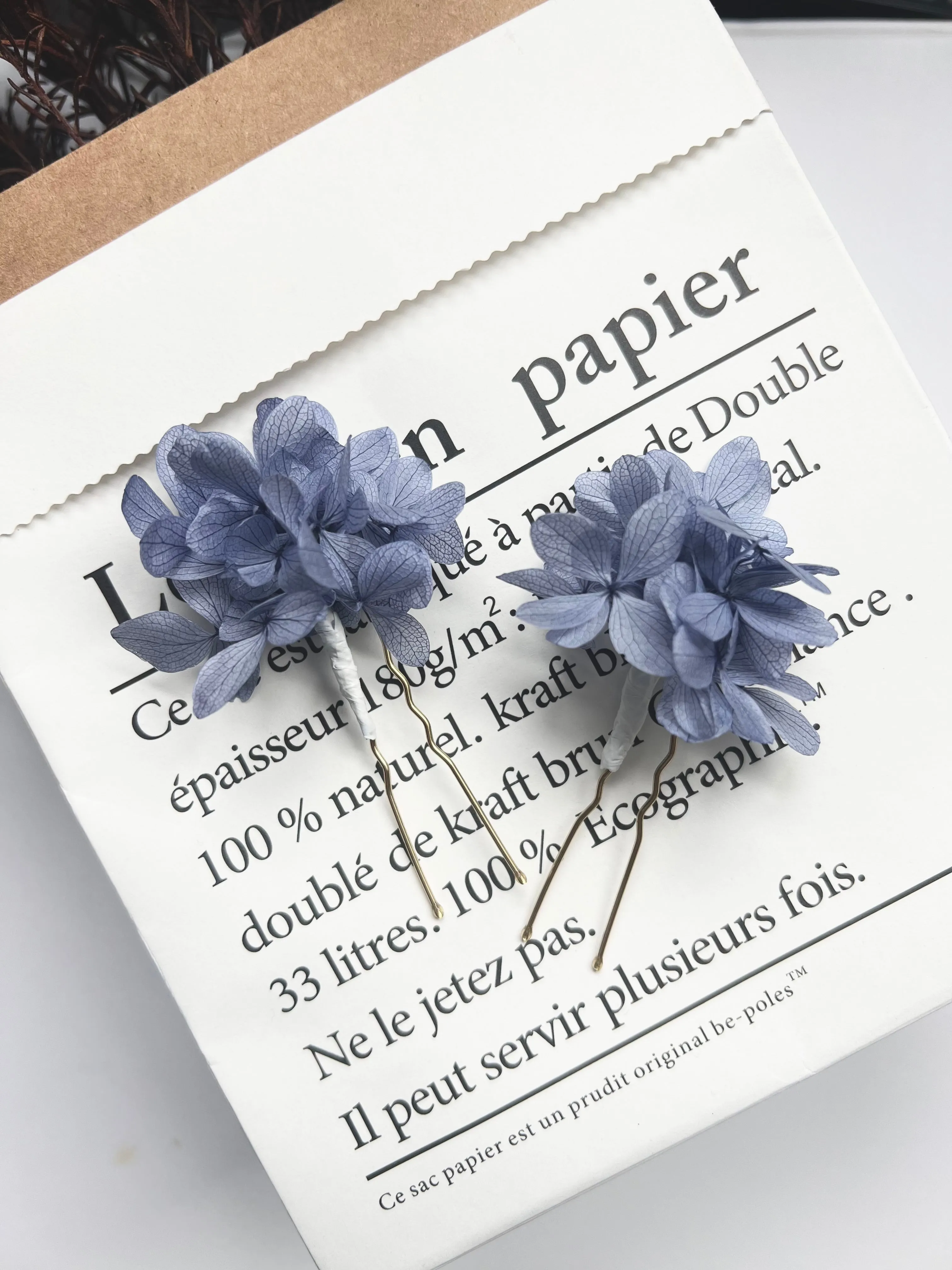 Dusty Blue Dried Flower Mini Hair Pins, Minimalist Wedding Hair Piece, Blue Beach Wedding Minimal Floral Hair Sprig, Hair Pin Set for Brides