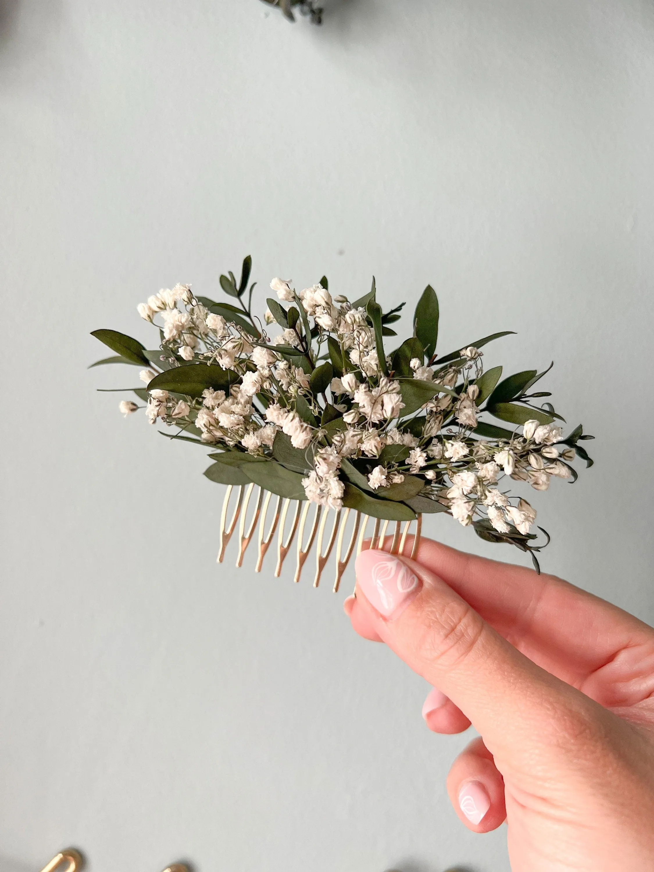 Gypsophila and Greenery Dried Flower Comb White for Brides, Wedding Babys Breath Floral Hair Slides, Bridal Hair Accessories with Eucalyptus