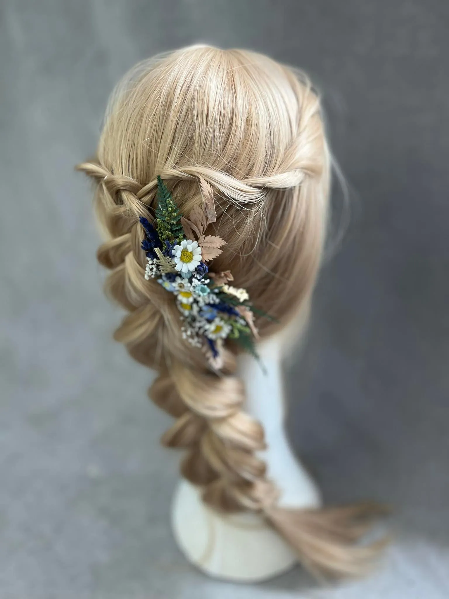 Meadow daisy flower hair comb