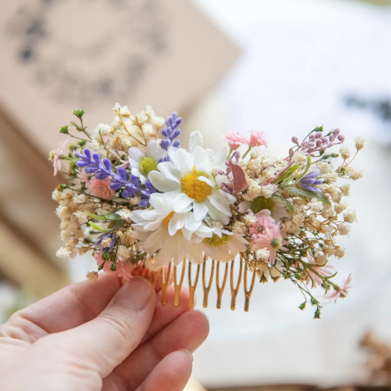 Meadow wedding hair comb with daisy Dried Flower bridal hair vine with baby's breath Pastel wedding comb with daisies Magaela accessories