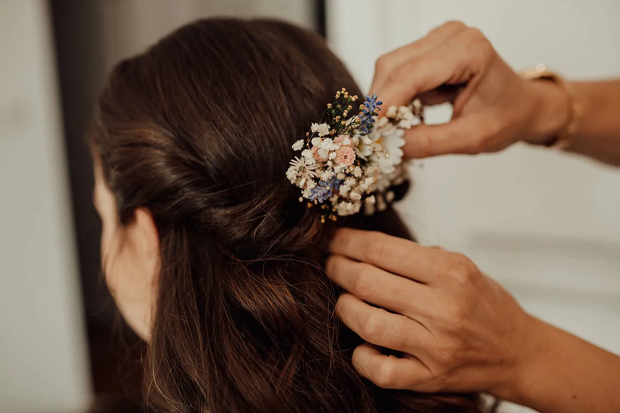 Meadow wedding hair comb with daisy Dried Flower bridal hair vine with baby's breath Pastel wedding comb with daisies Magaela accessories