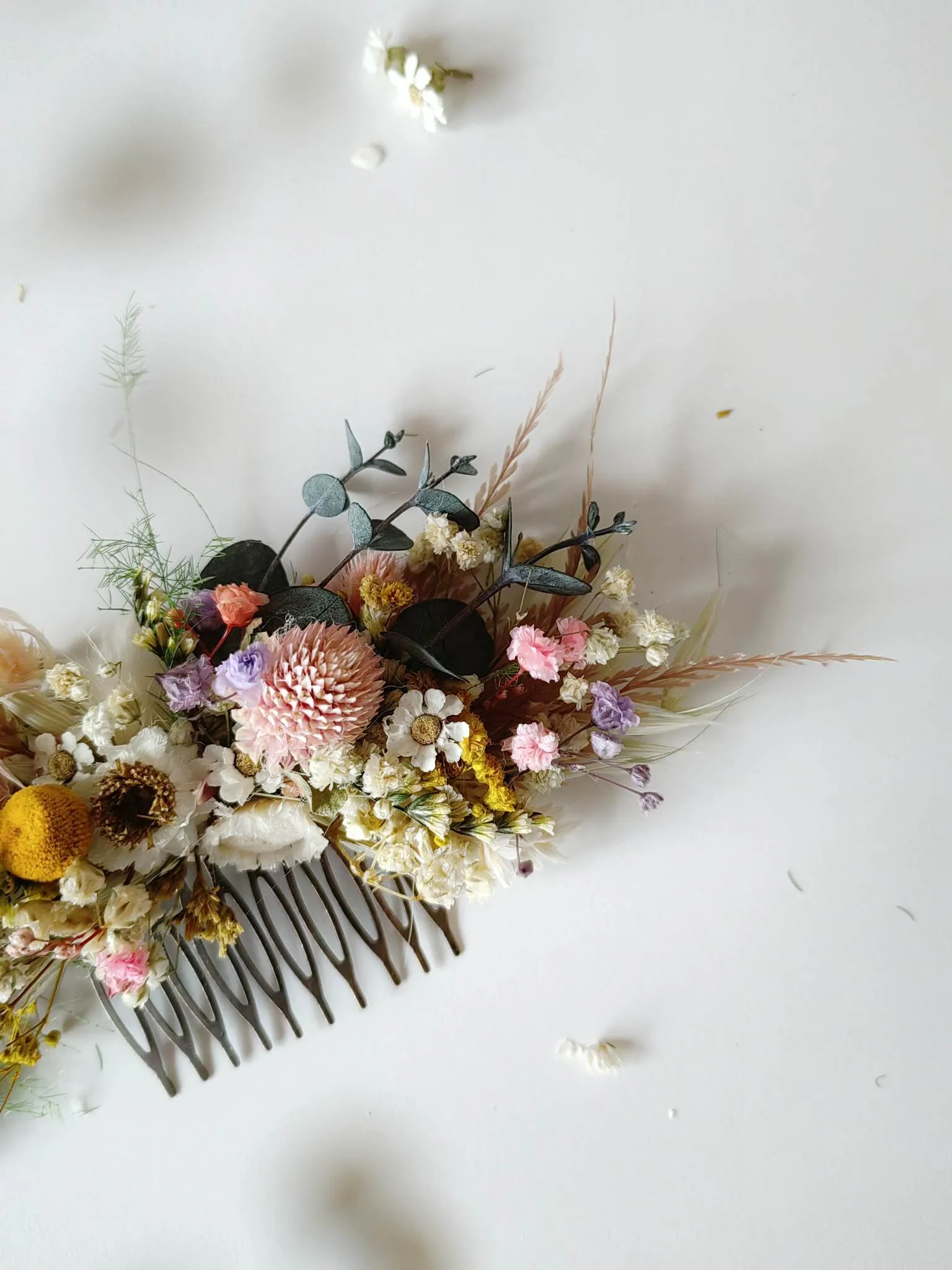 Natural rustic flower hair comb