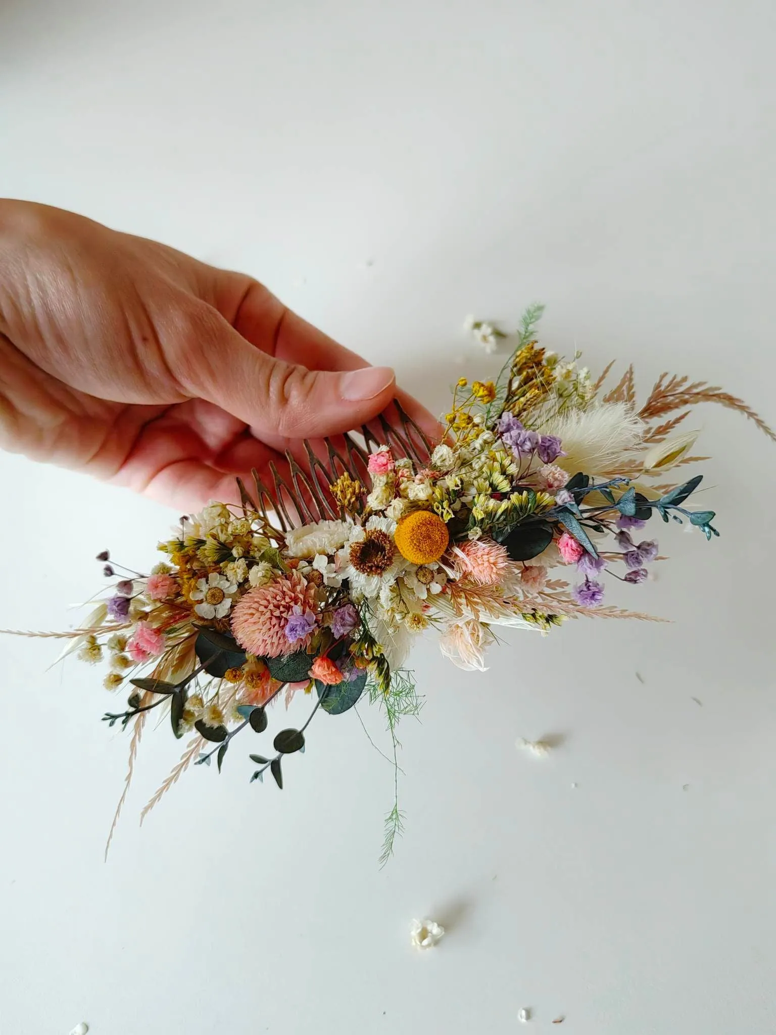 Natural rustic flower hair comb