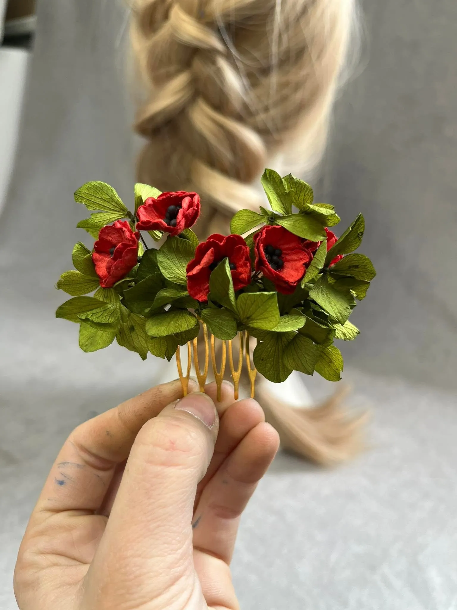 Poppy flower hair comb