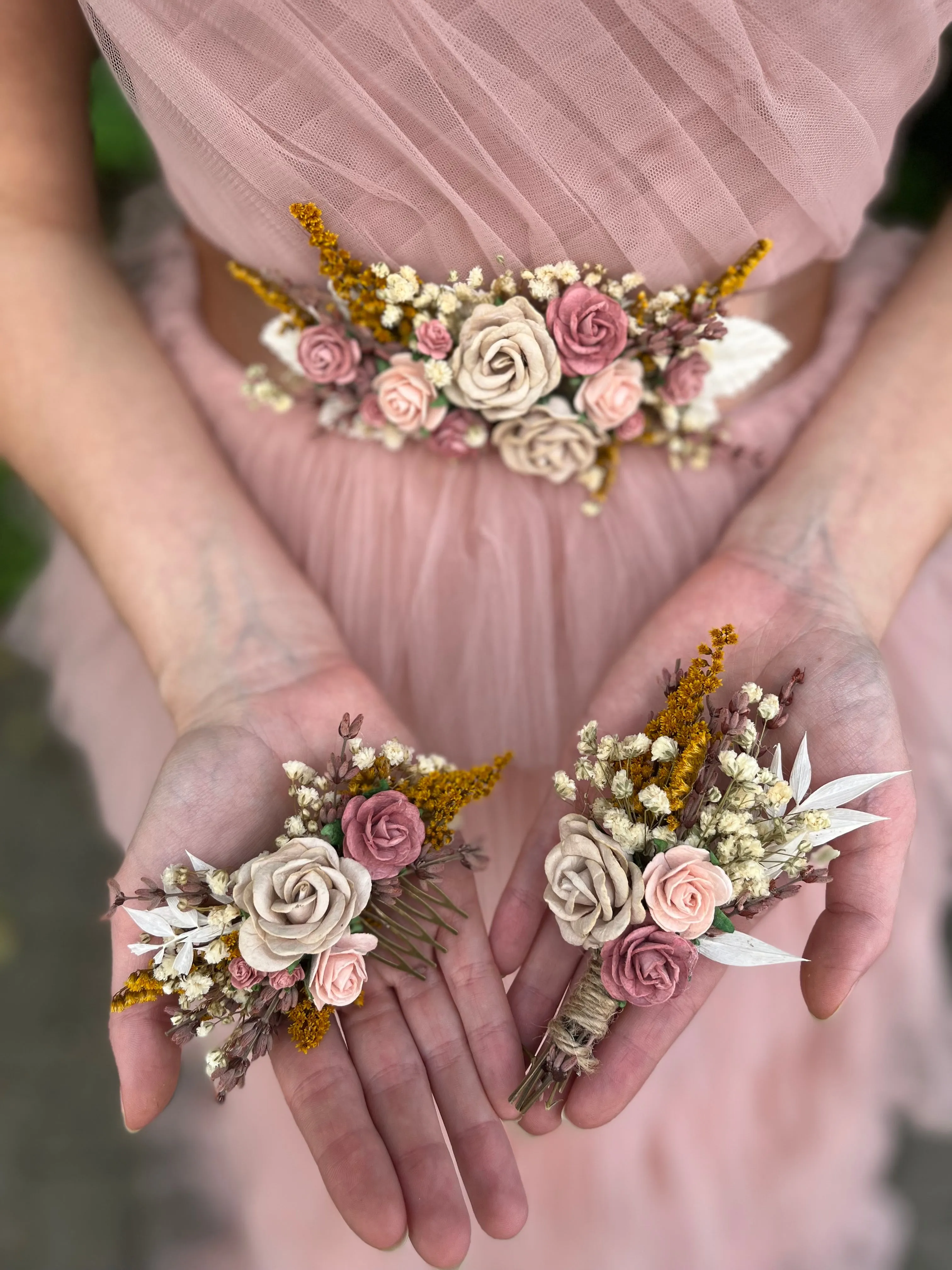 Romantic flower hair comb with roses