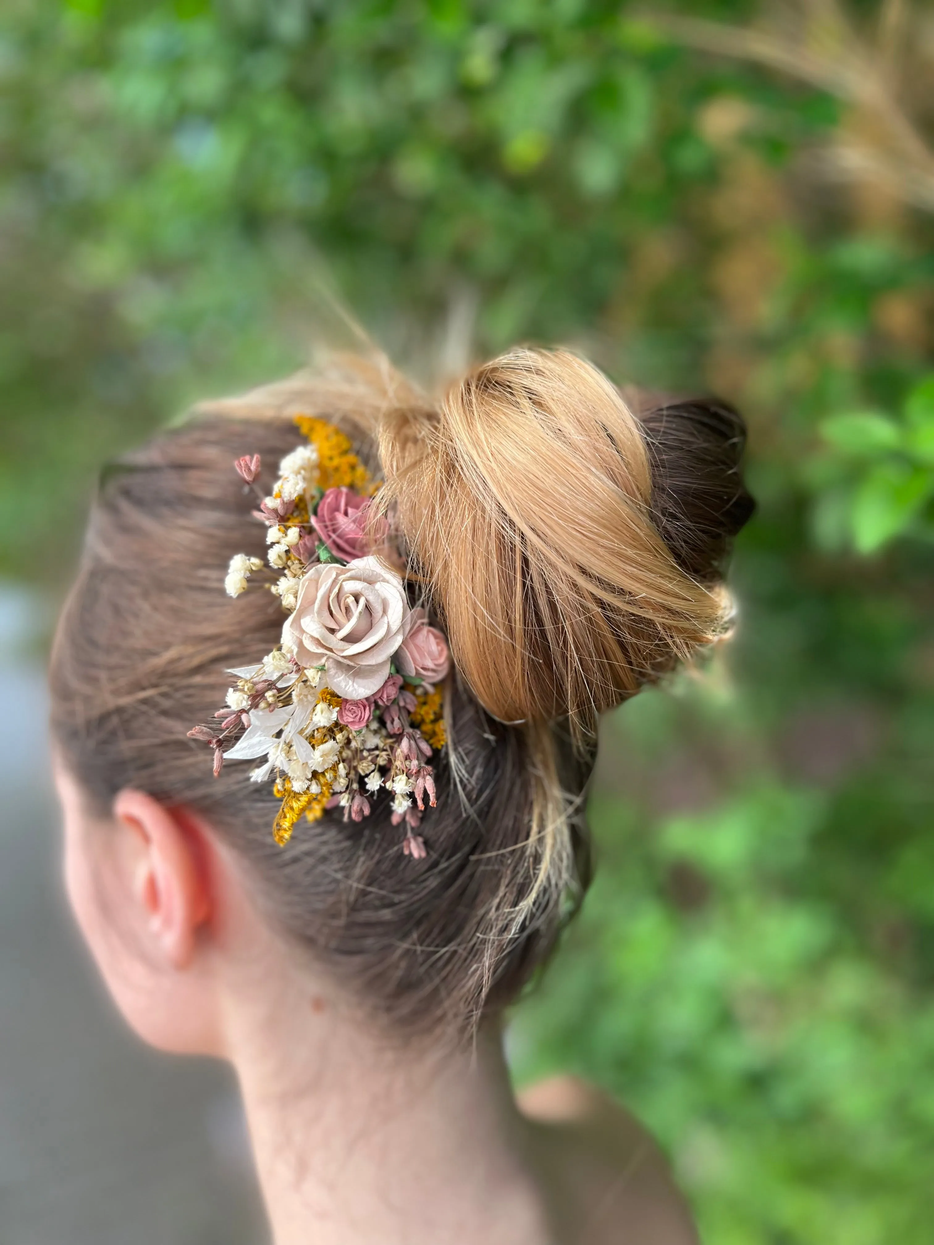 Romantic flower hair comb with roses