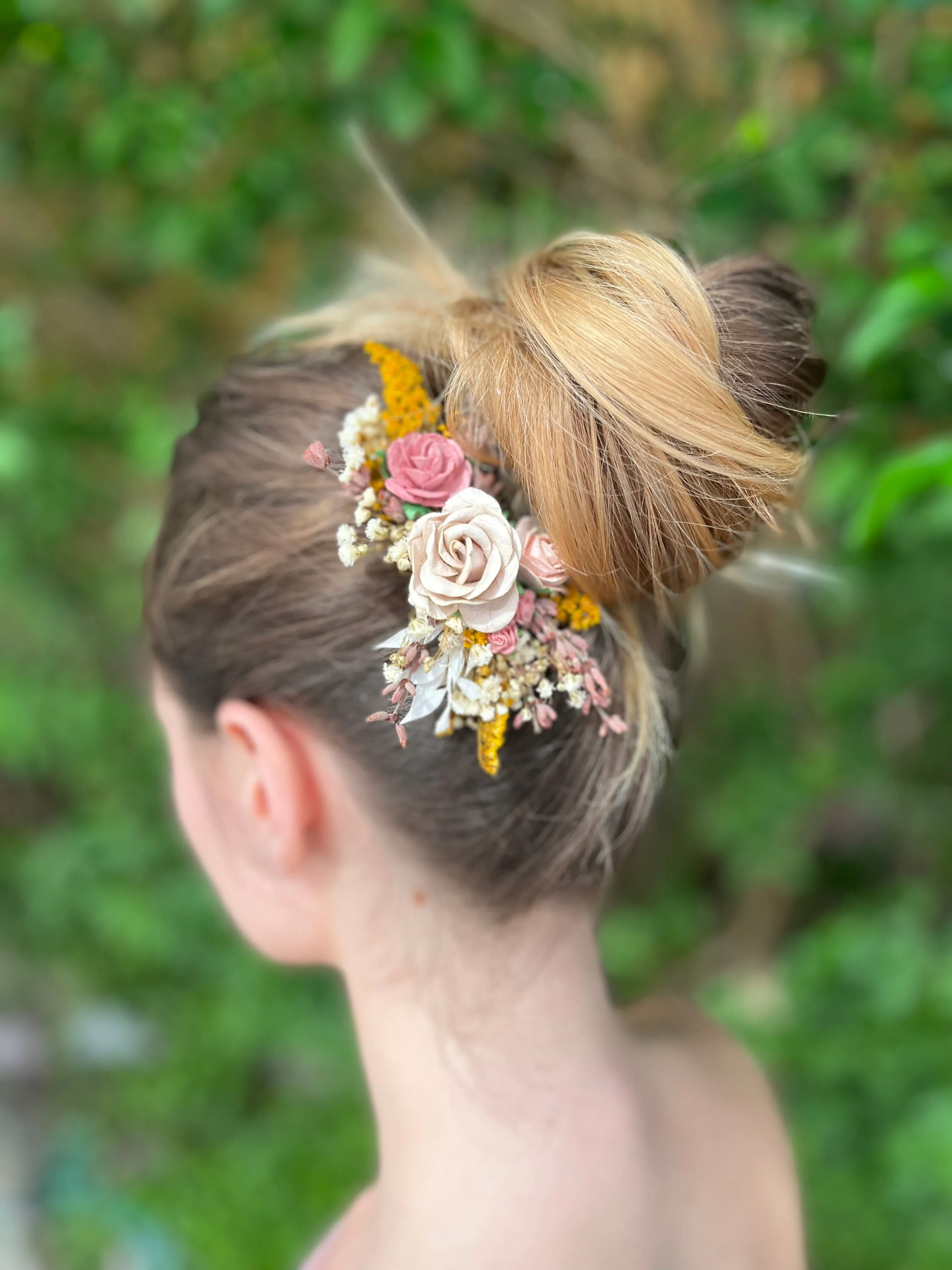 Romantic flower hair comb with roses