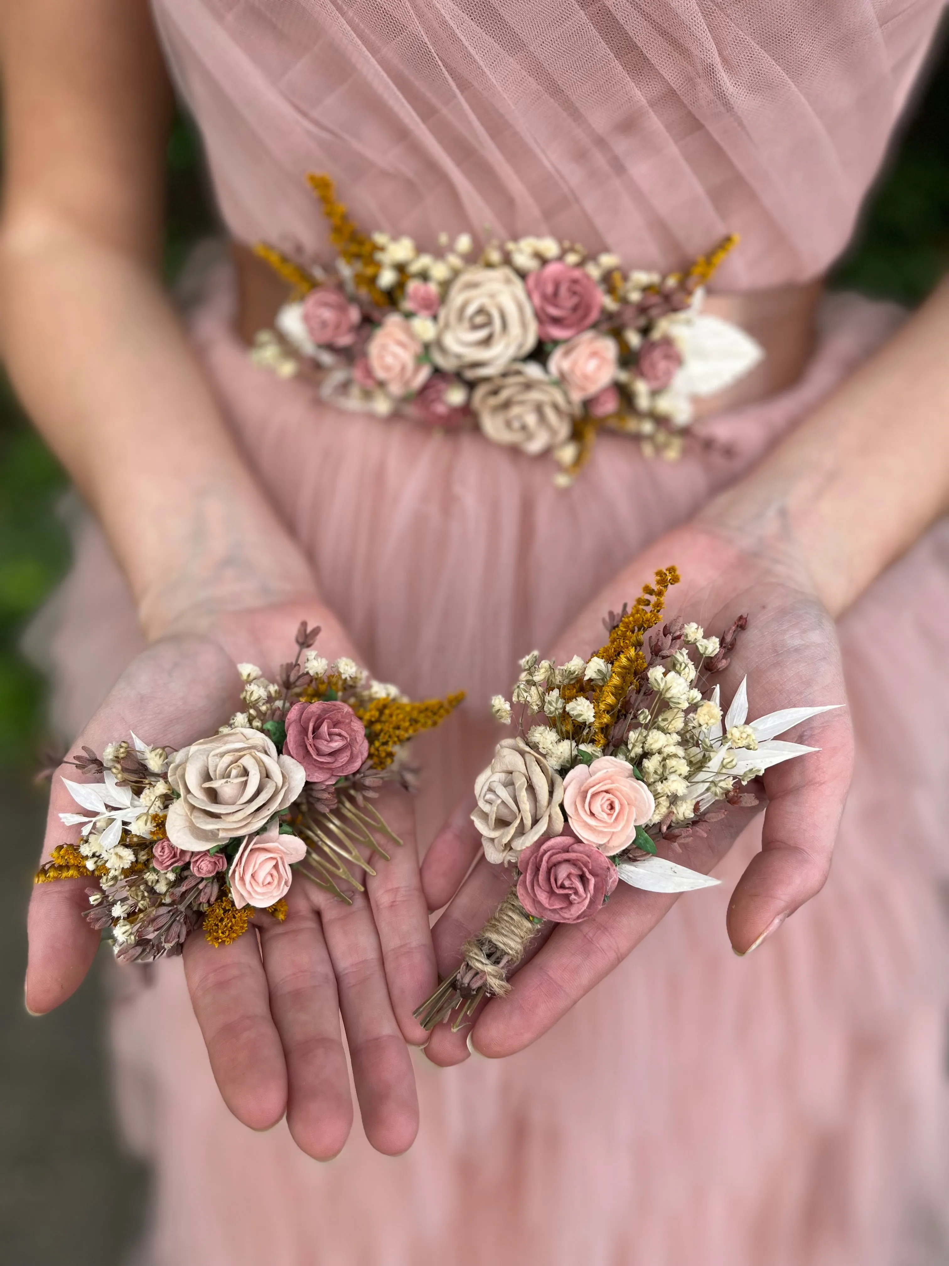 Romantic flower hair comb with roses