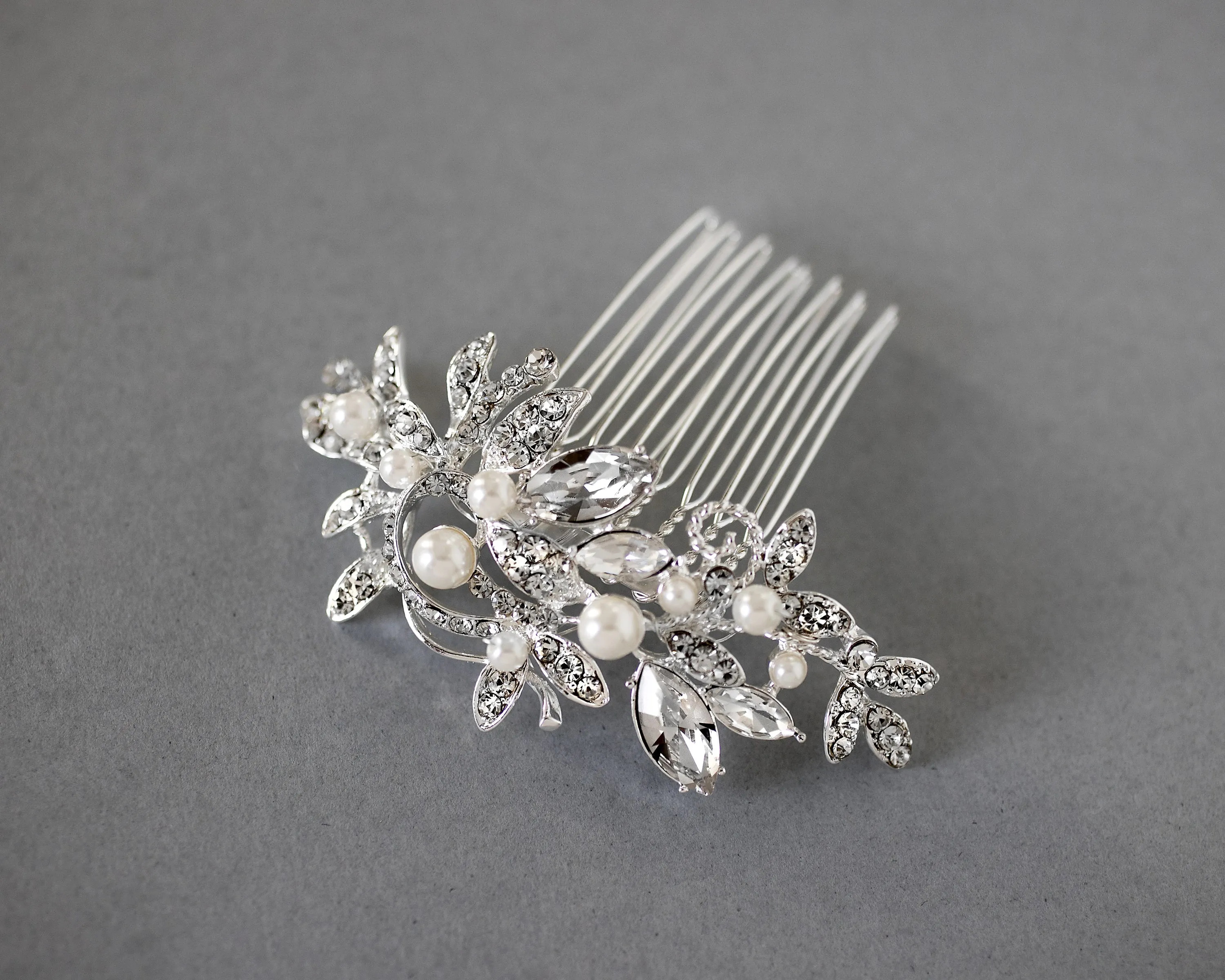 Small Wedding Comb with Pearls