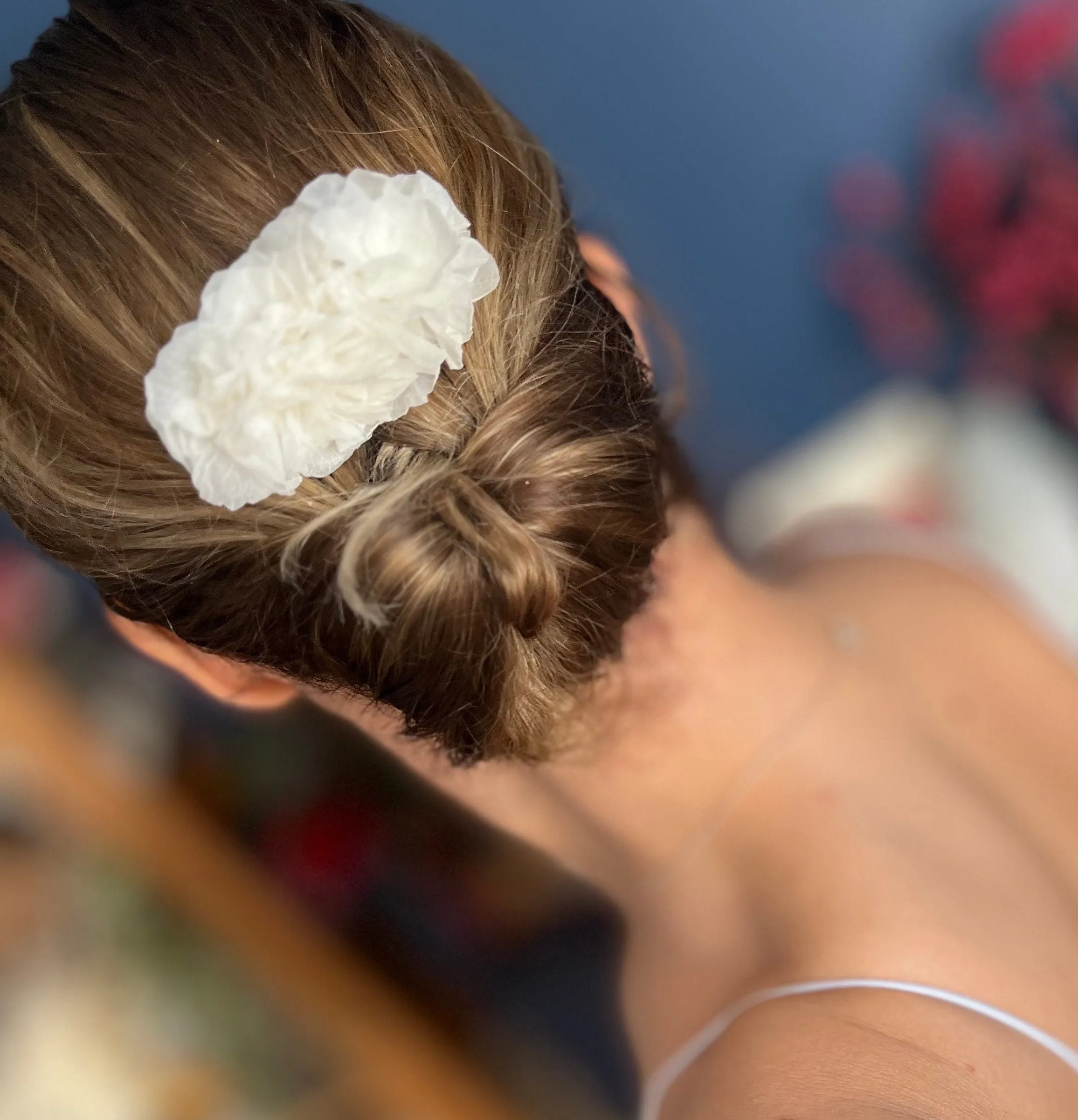 White Floral Headpiece, Bridal White Hydrangea Hair Comb, Minimal Floral Hair Accessories, Wedding Hair Piece White, Dried Flower Comb Bride