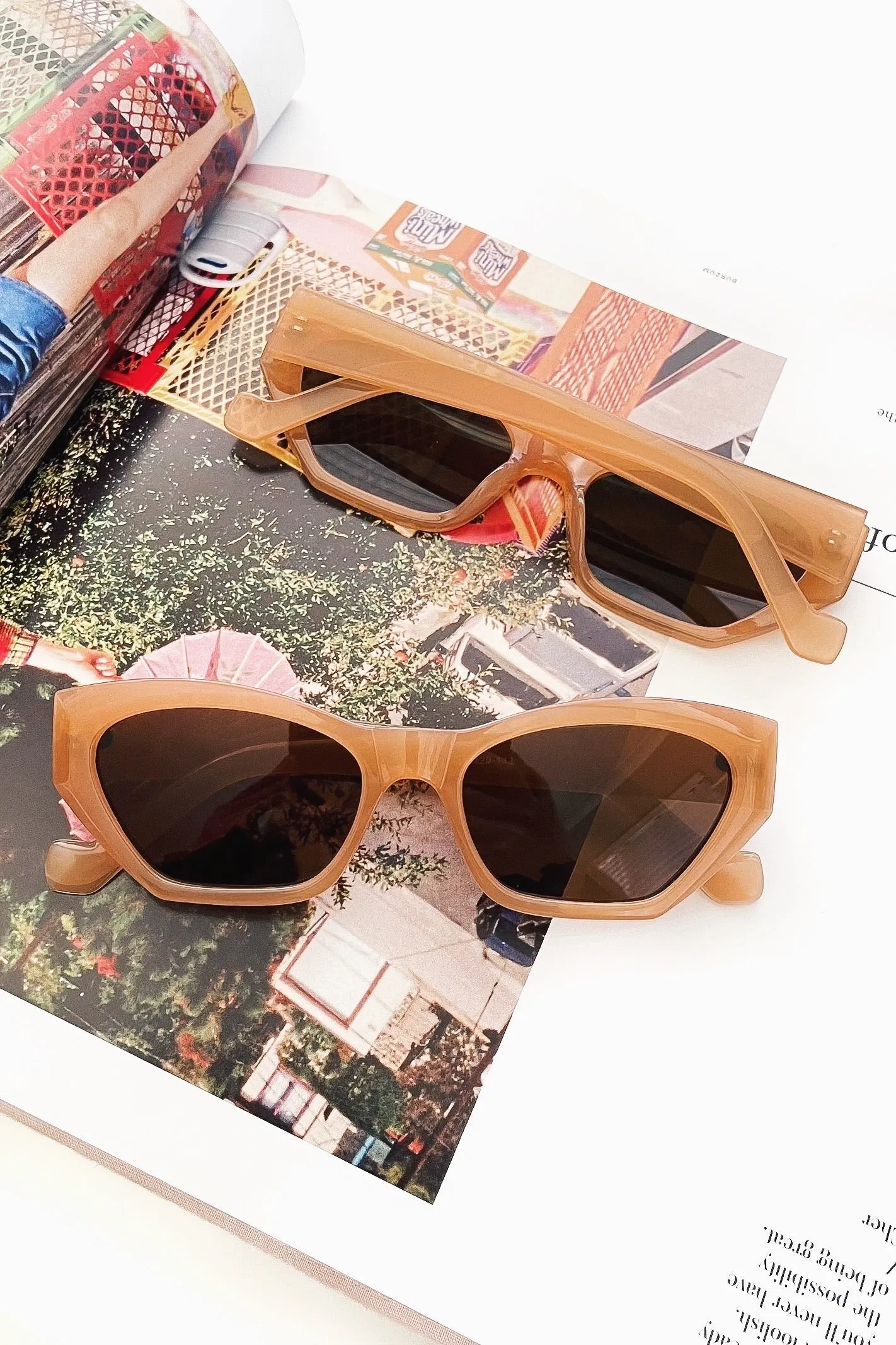 YOUR OWN WAY SUNGLASSES / PEACH