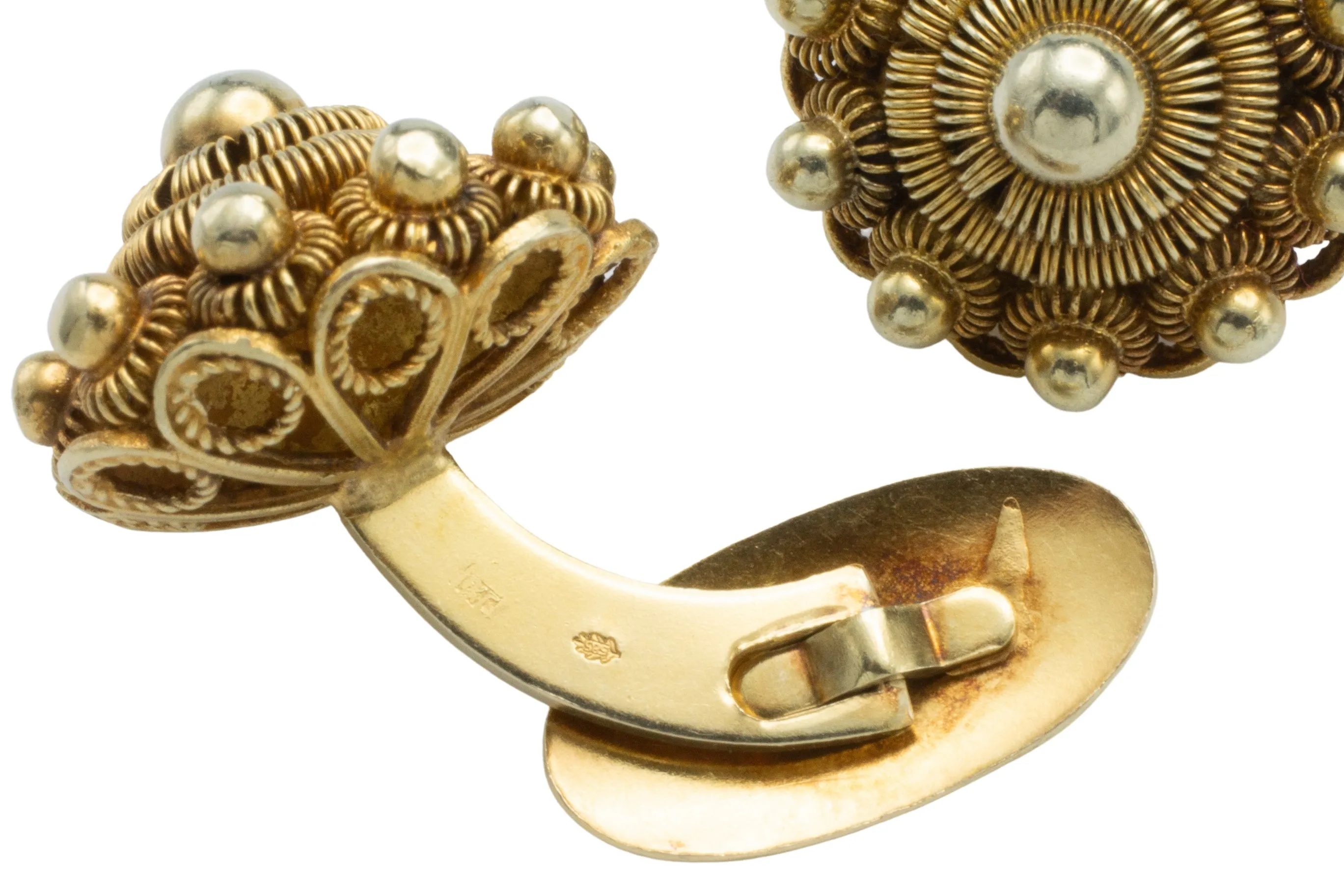 Zeeuwse knop cuff links in 14 carat gold